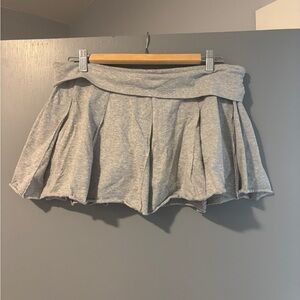 Derek Heart Gray Pleated Skirt